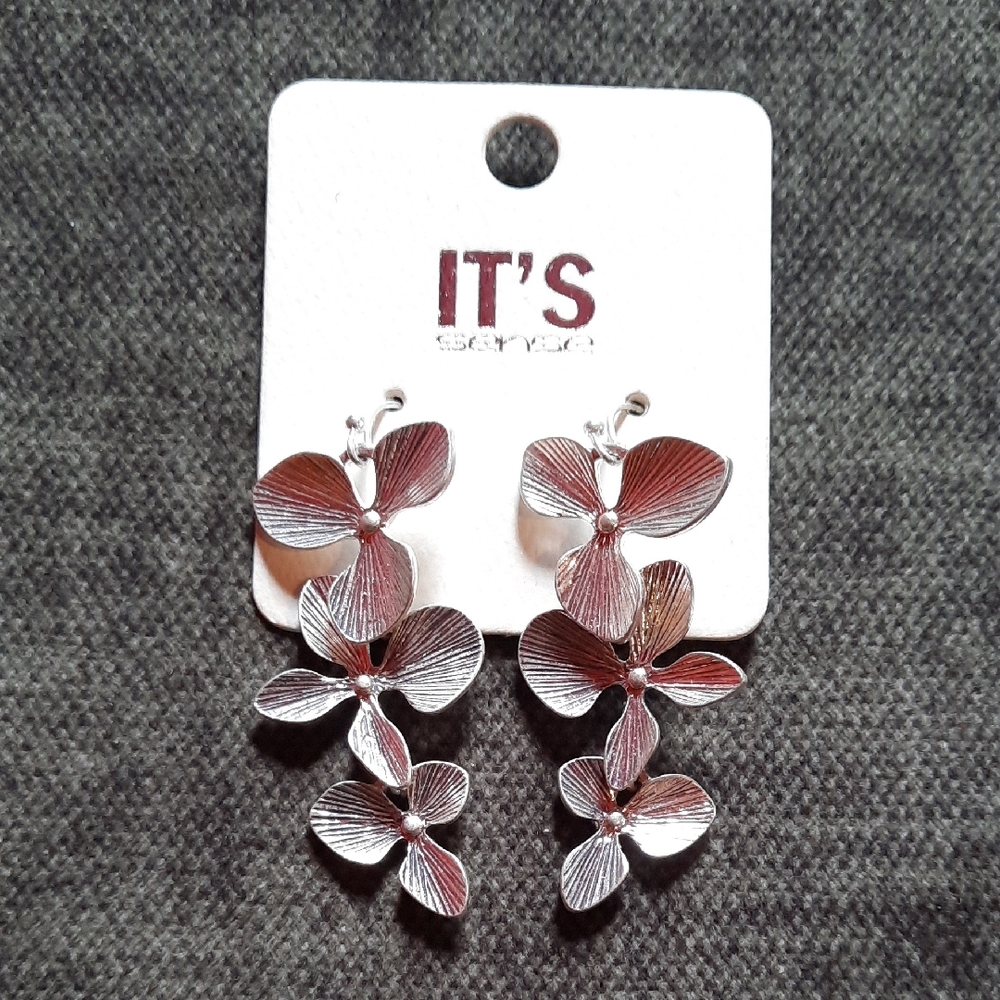 Silver Floral Dangle Earrings Fishhook NWT